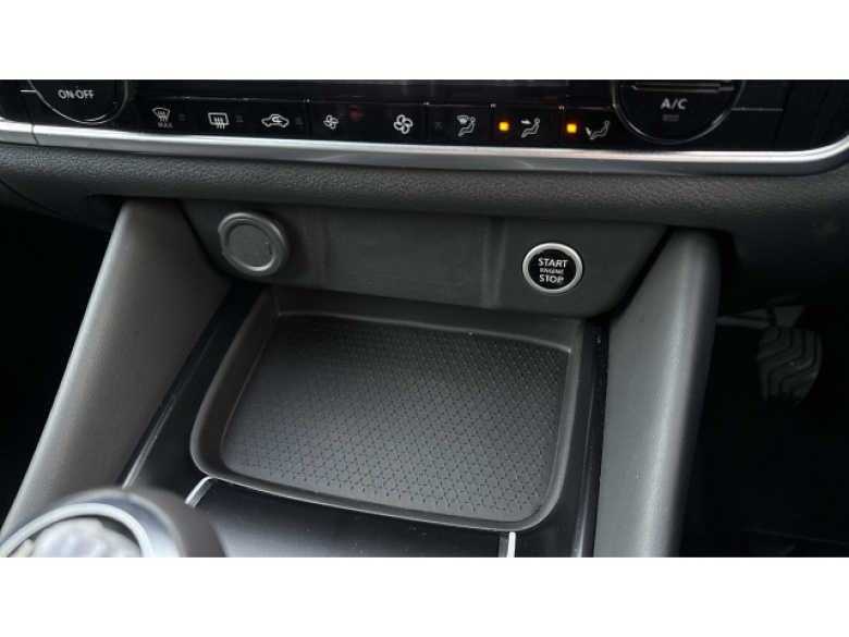 Nissan Qashqai 1.3 DiG-T MH N-Connecta 5dr Petrol Hatchback